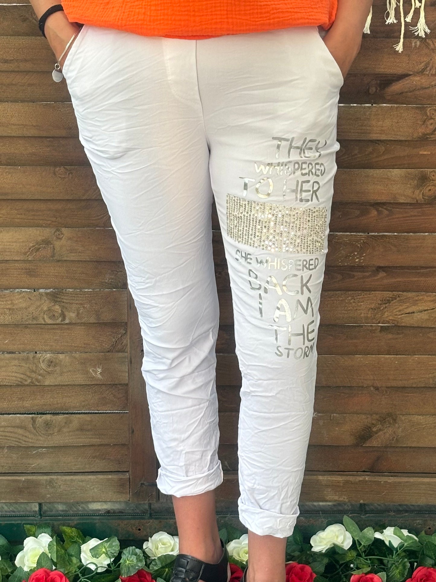 PANTALON LEGER BLANC AVEC MOTIF DORÉ